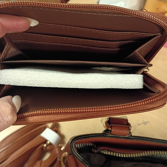 Quilted Tan Satchel - Picture 3 of 9